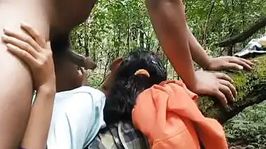 Athaan fucking kozhunthiya in a jungle in Tamil porn