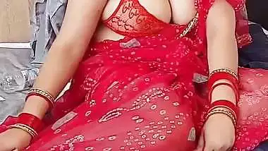 Nude Bhabhi strips her saree in front of her Devar