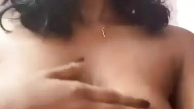 Solo nude videos of hot girlfriend fingering cunt
