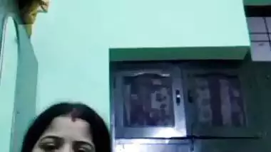 Milky boobs unsatisfied bhabhi viral nude show